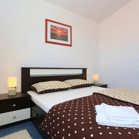 Apartment Apartman Melani *